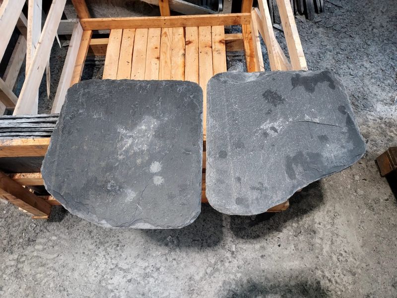 'Xemil' slate irregular Japanese steps