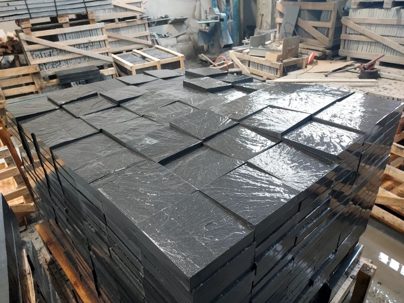 'G. Universal' square slate paving stones